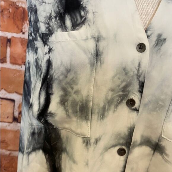 Rock&Republic Smokey Button Down - Picture 4 of 11